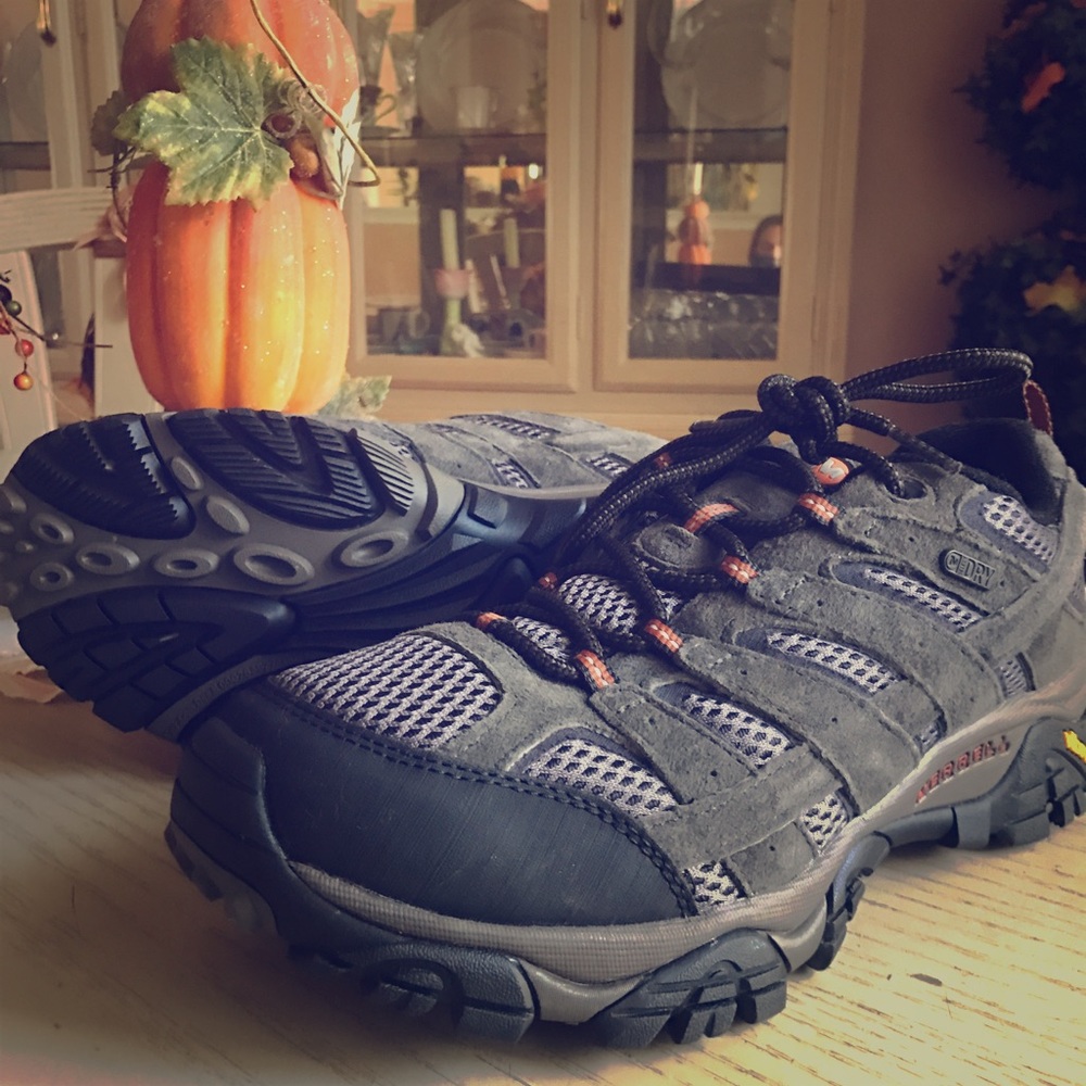Hiking shoes Mens size 9